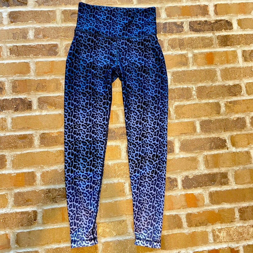 Womens Medium EUC Blue Ombré Animal Print Leggings Athletic Wear Leopard Print